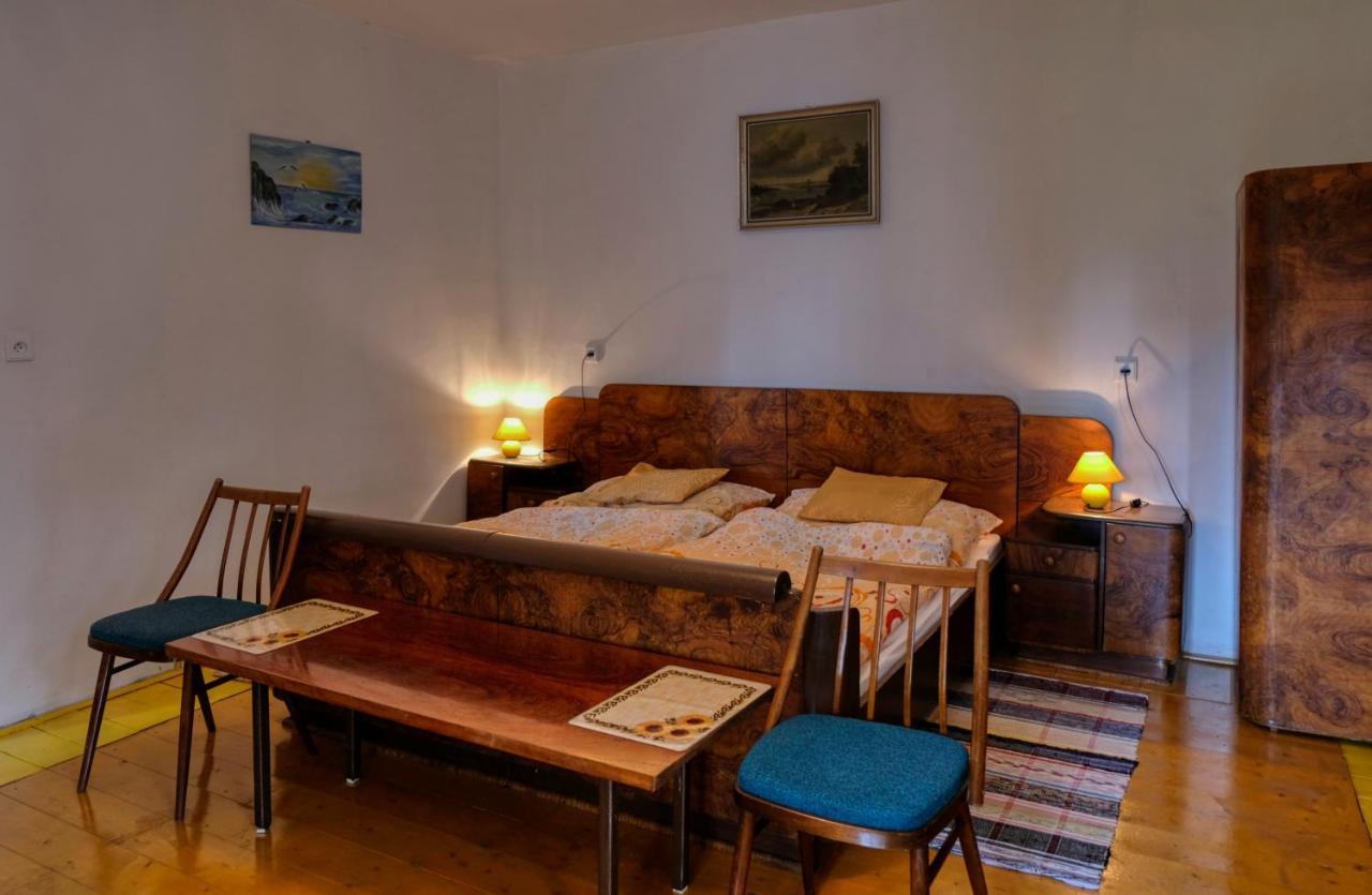 Apartmany V Broumovskem Statku Exterior foto